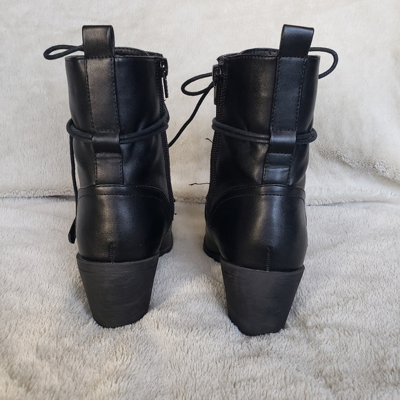 Boots - Picture 2 of 5